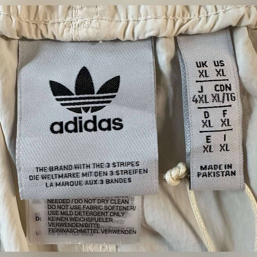 Men’s Adidas Original Sprinter Shorts - NWT - Picture 4 of 7